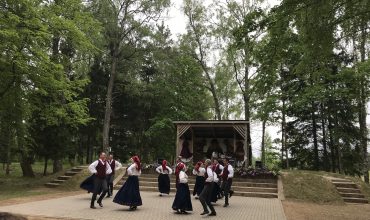 “Rīva” dejo Snēpelē