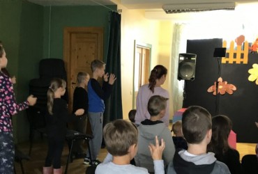 No pasakas ar dziesmu_leļļu teātris TIMS